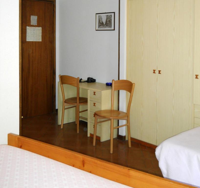 Hotel Del Pesce Luino Quarto foto